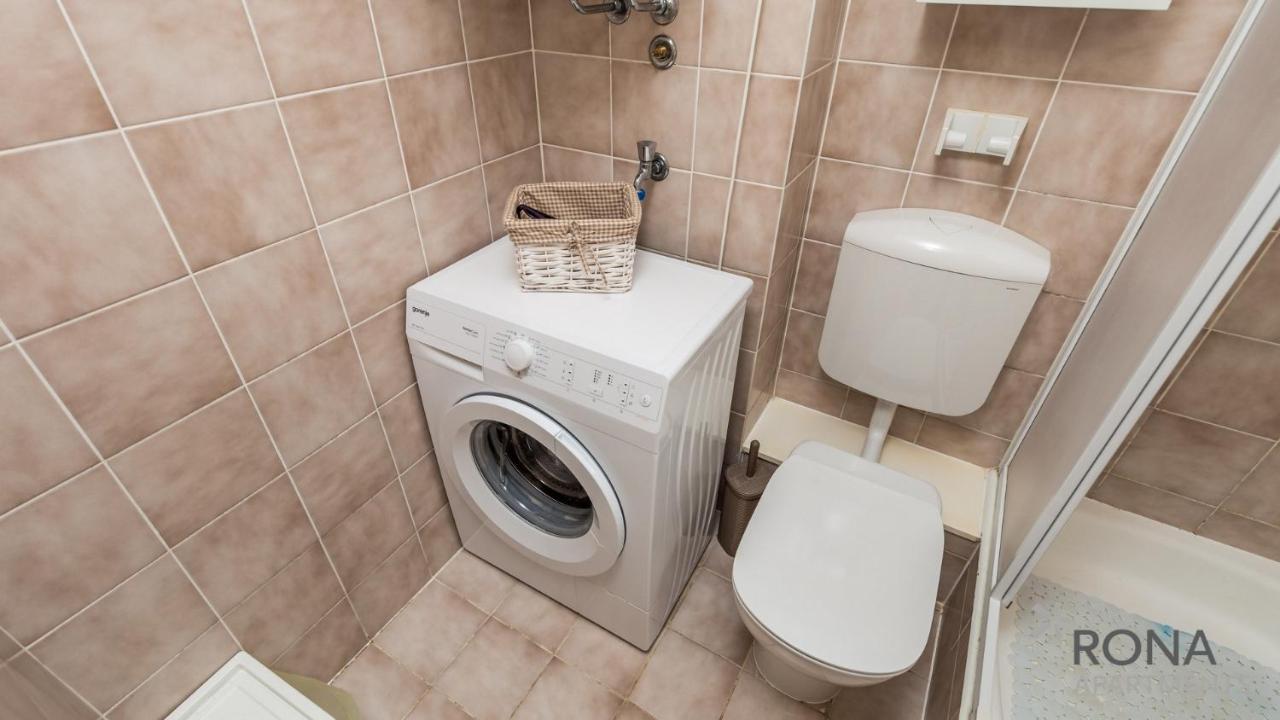 Rona Apartment Flower 1 And Flower 2 ノヴァリャ エクステリア 写真